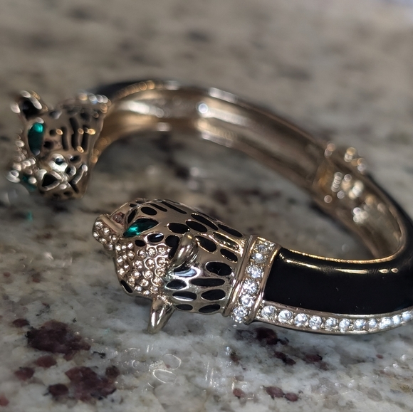 Betsey Johnson Leopard Hinged Bracelet - Picture 5 of 10